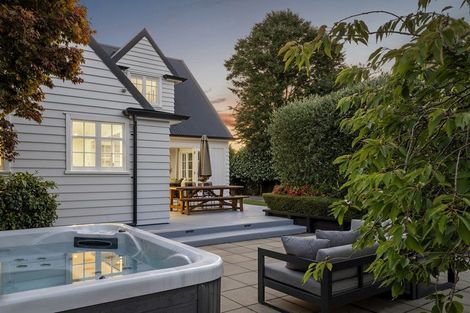 Photo of property in 66 Memorial Avenue, Ilam, Christchurch, 8053