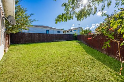 Photo of property in 43 Catkin Crescent, Papatoetoe, Auckland, 2025