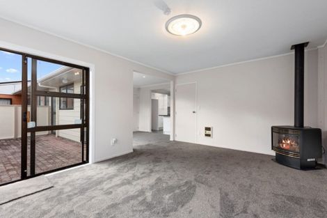 Photo of property in 2/23a Ranfurly Street, Trentham, Upper Hutt, 5018