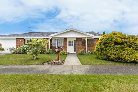 Photo of property in 2 Kanawa Street, Waikanae, 5036