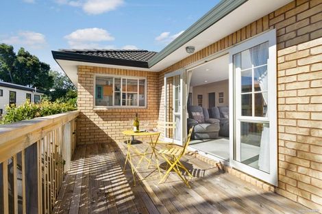 Photo of property in 1b Wakeling Avenue, Te Atatu South, Auckland, 0610