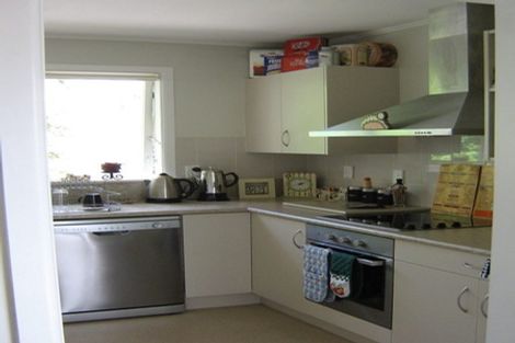 Photo of property in 48 Kahu Road, Paremata, Porirua, 5024