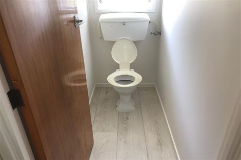 Photo of property in 3/2 Longbill Place, Glendene, Auckland, 0602