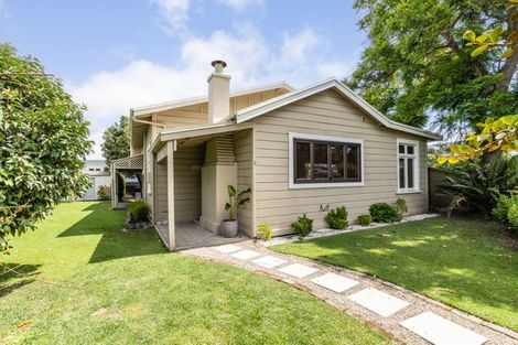 Photo of property in 2 Mcdonald Street, Napier South, Napier, 4110