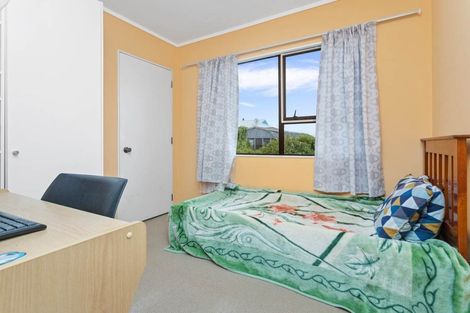 Photo of property in 21 Flaunty Place, West Harbour, Auckland, 0618