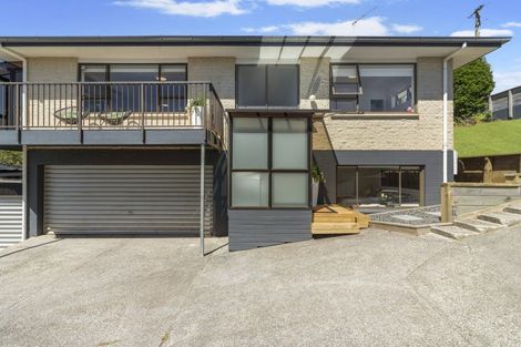 Photo of property in 1/39 Sunset Road, Totara Vale, Auckland, 0632