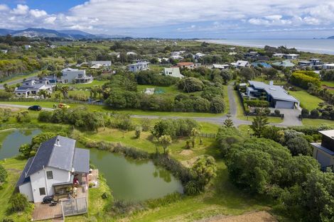 Photo of property in 106 Paetawa Road, Peka Peka, Waikanae, 5391