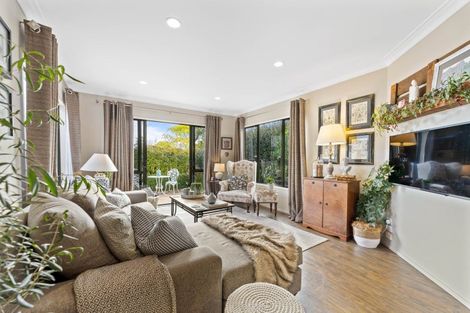 Photo of property in 33 Greenfield Drive, Western Heights, Hamilton, 3200