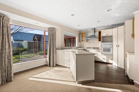 Photo of property in 16 Knightsbridge Place, Taradale, Napier, 4112