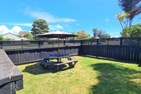 Photo of property in 102 Kowhai Avenue, Matarangi, Whitianga, 3592