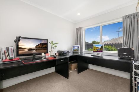 Photo of property in 22 Emmerdale Avenue, Papakura, 2110