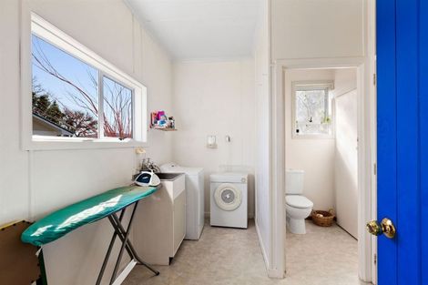 Photo of property in 8 Manu Crescent, Upper Vogeltown, New Plymouth, 4310