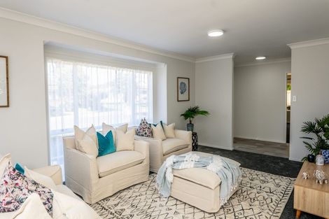 Photo of property in 5 Greta Banks Place, Wattle Downs, Auckland, 2103