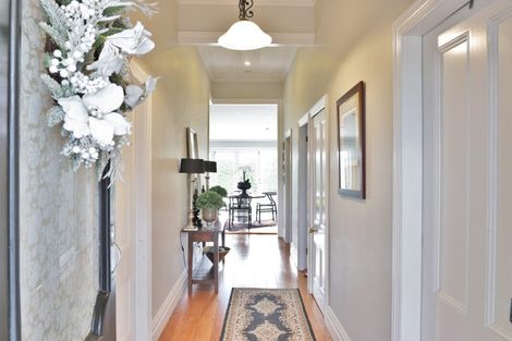 Photo of property in 128 Victoria Road, Devonport, Auckland, 0624