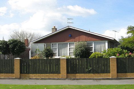 Photo of property in 10 Longmuir Street, Ilam, Christchurch, 8041