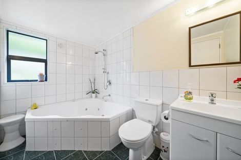 Photo of property in 84 Baylands Drive, Newlands, Wellington, 6037