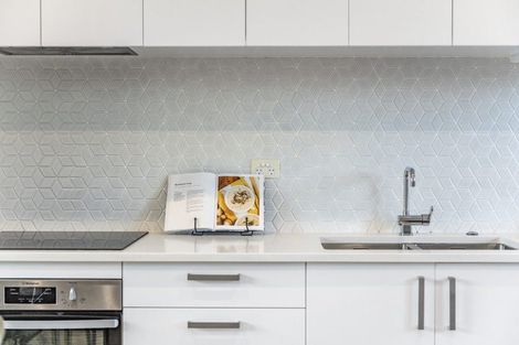 Photo of property in 6 Touhou Road, Hobsonville, Auckland, 0616