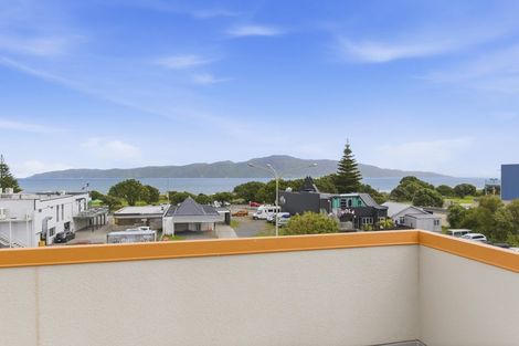 Photo of property in 3b/25 Maclean Street, Paraparaumu Beach, Paraparaumu, 5032