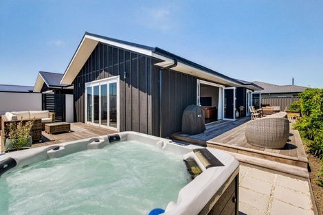 Photo of property in 11 Whangaehu Place, Te Awa, Napier, 4110