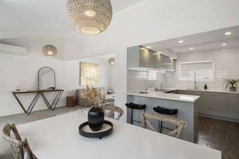 Photo of property in 2/26 Manly Esplanade, Browns Bay, Auckland, 0630