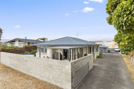 Photo of property in 21 Percy Road, Papamoa Beach, Papamoa, 3118