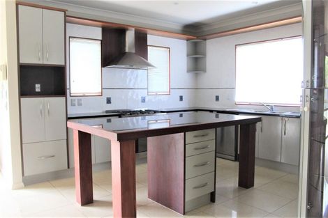 Photo of property in 15 Kaseng Place, East Tamaki Heights, Auckland, 2016