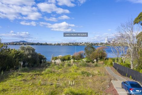 Photo of property in 16 Macbeth Court, Milford, Auckland, 0620