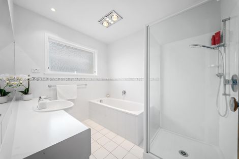 Photo of property in 10 Alf Walker Place, Papakura, 2110