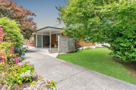 Photo of property in 11 Fiona Place, Dinsdale, Hamilton, 3204