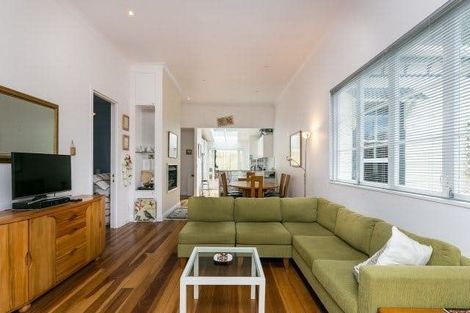 Photo of property in 22 Poplar Grove, Thorndon, Wellington, 6011