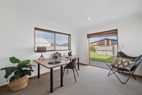 Photo of property in 5 Shire Place, Papamoa Beach, Papamoa, 3118