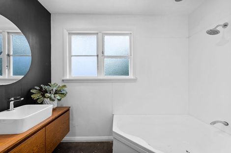 Photo of property in 12 Braemar Place, Avonside, Christchurch, 8061