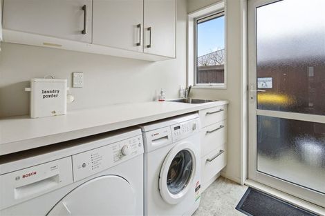 Photo of property in 6 Federer Lane, Bishopdale, Christchurch, 8053