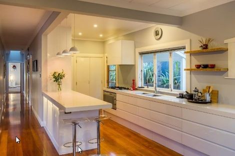 Photo of property in 102 The Parade, Island Bay, Wellington, 6023