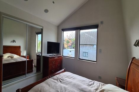 Photo of property in 3 The Terrace, Herald Island, Auckland, 0618