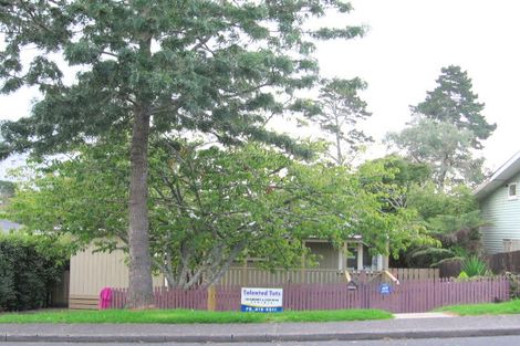 Photo of property in 5 Kamara Road, Glen Eden, Auckland, 0602