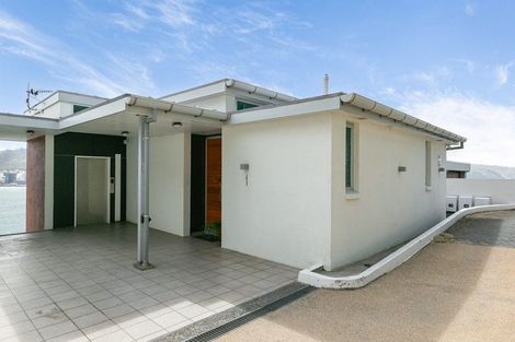 Photo of property in 1/22 The Crescent, Roseneath, Wellington, 6011