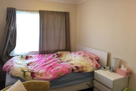 Photo of property in 6 Pyramid Place, Glen Eden, Auckland, 0602