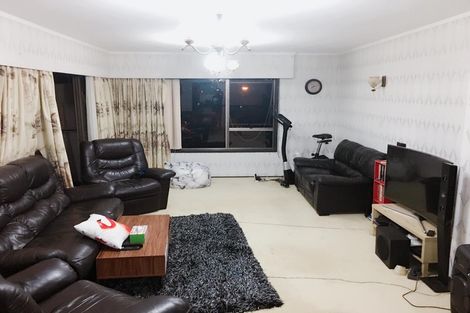 Photo of property in 1/533 Beach Road, Murrays Bay, Auckland, 0630