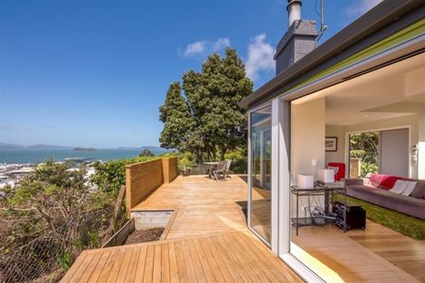 Photo of property in 19 London Road, Korokoro, Lower Hutt, 5012