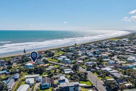 Photo of property in 96 Field Way, Waikanae Beach, Waikanae, 5036