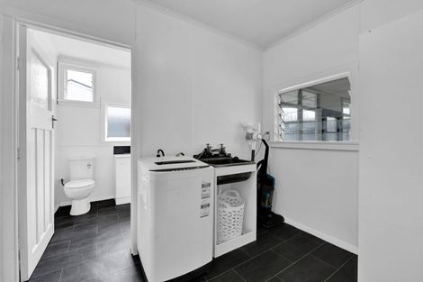 Photo of property in 59 Camberwell Road, Hawera, 4610