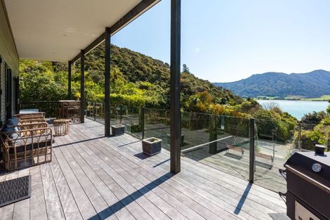 Photo of property in 25 Sandy Bay Road, Black Rock, Marlborough Sounds, 7282