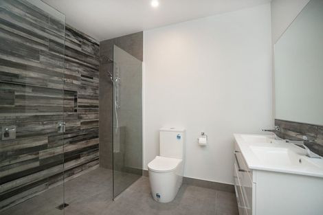 Photo of property in 76 Johnstone Drive, Fitzherbert, Palmerston North, 4410