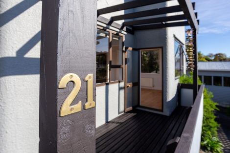 Photo of property in 21 Parkes Avenue, Saint Johns Hill, Whanganui, 4501