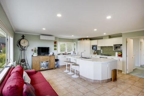 Photo of property in 76a Churchill Drive, Taradale, Napier, 4112