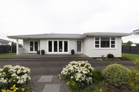 Photo of property in 61 Terou Street, Manaia, 4612