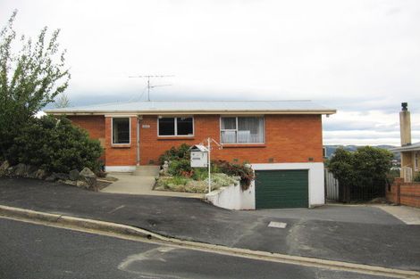 Photo of property in 9 Tweed Street, Kinmont Park, Mosgiel, 9024