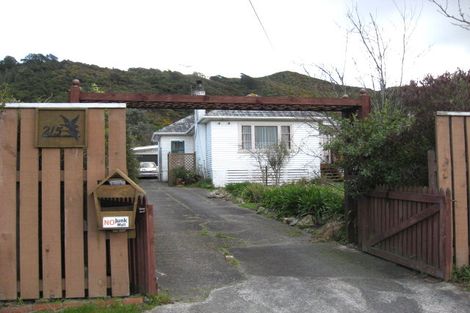 Photo of property in 215 Wellington Road, Wainuiomata, Lower Hutt, 5014