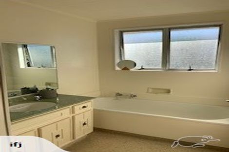 Photo of property in 2/156 Knights Road, Hutt Central, Lower Hutt, 5011